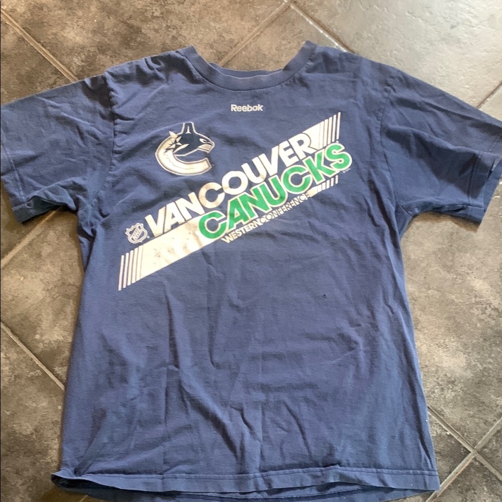 Reebok Blue Short Sleeve Tee with Graphic Design